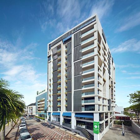 Tropics Eight Suites George Town Exteriér fotografie