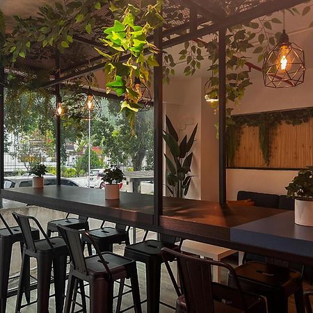 Tropics Eight Suites George Town Exteriér fotografie