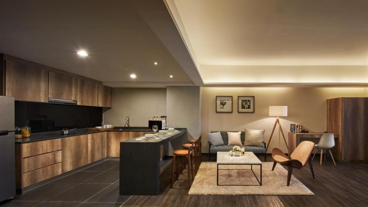 Tropics Eight Suites George Town Exteriér fotografie