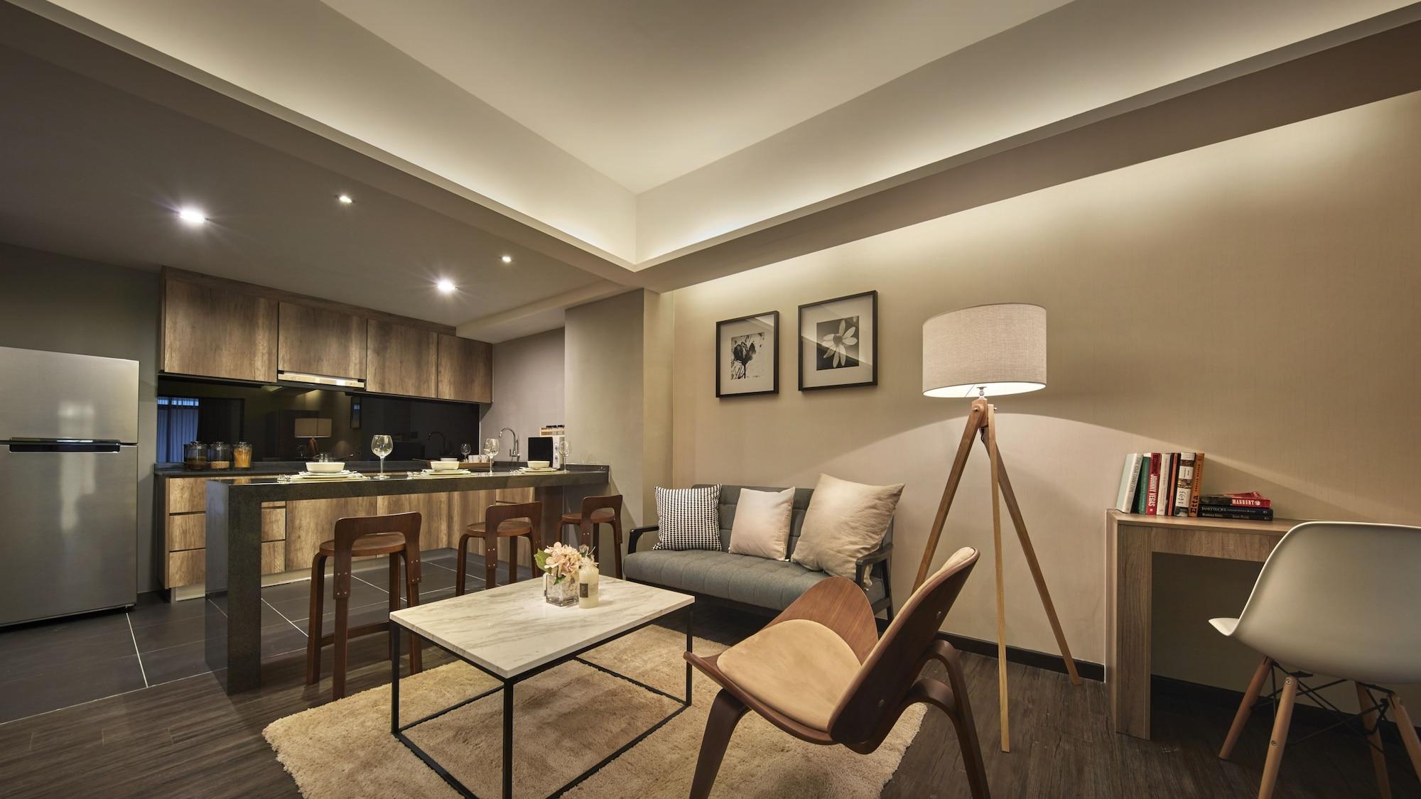 Tropics Eight Suites George Town Exteriér fotografie