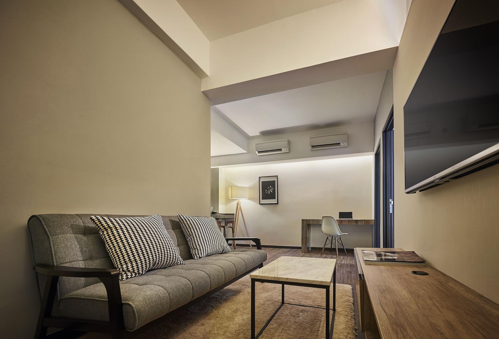 Tropics Eight Suites George Town Exteriér fotografie