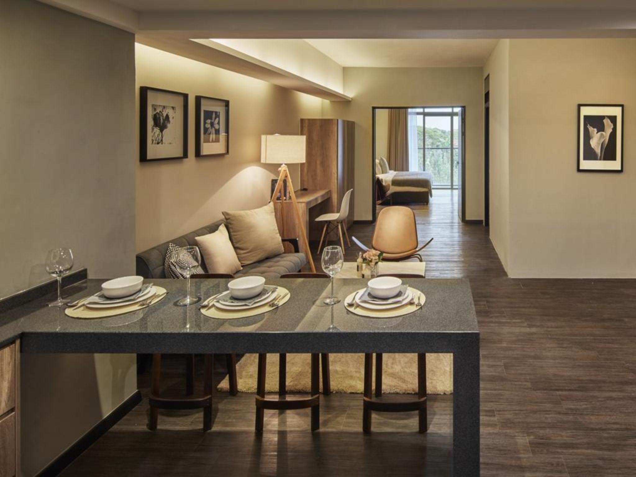 Tropics Eight Suites George Town Exteriér fotografie