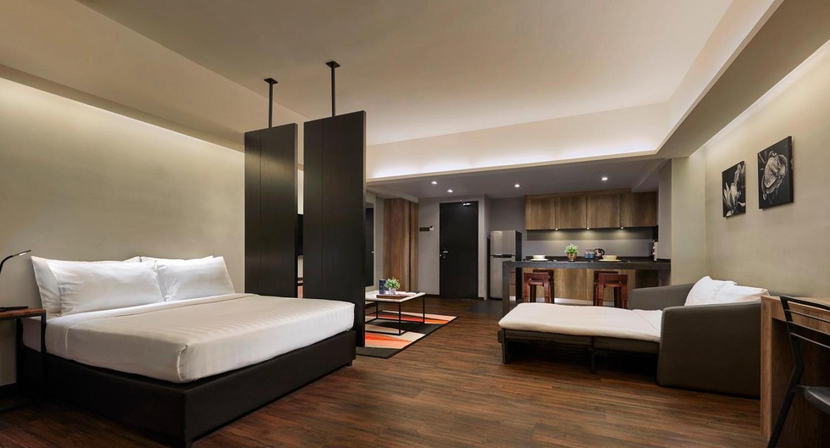 Tropics Eight Suites George Town Exteriér fotografie