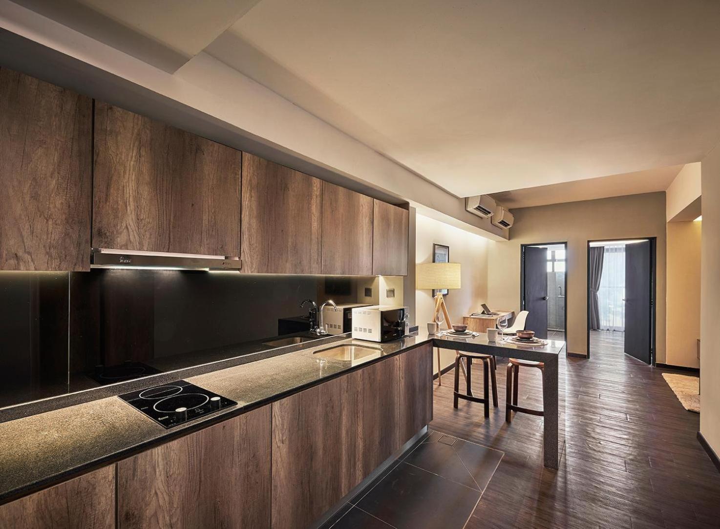 Tropics Eight Suites George Town Exteriér fotografie