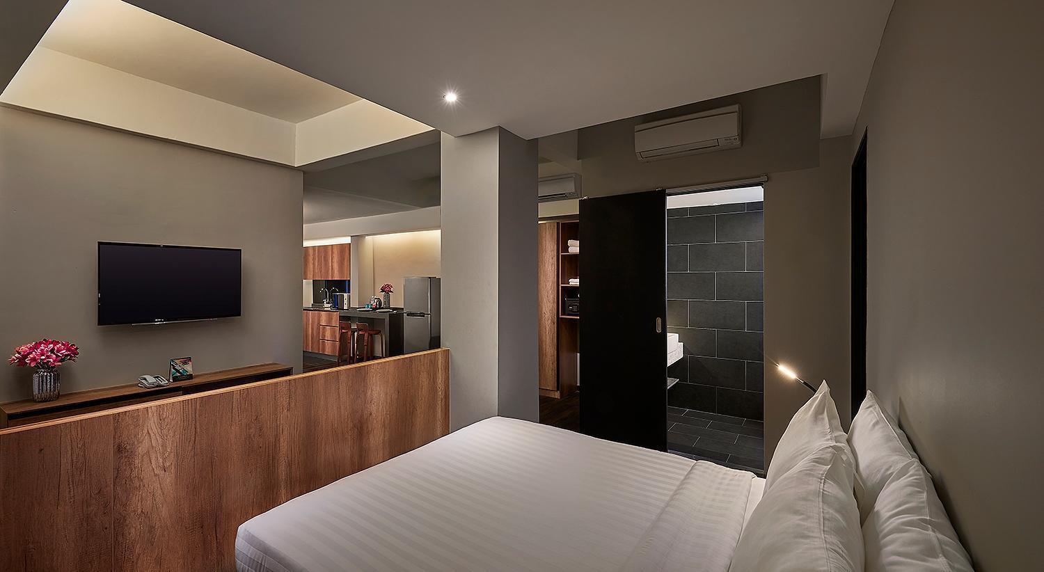 Tropics Eight Suites George Town Exteriér fotografie