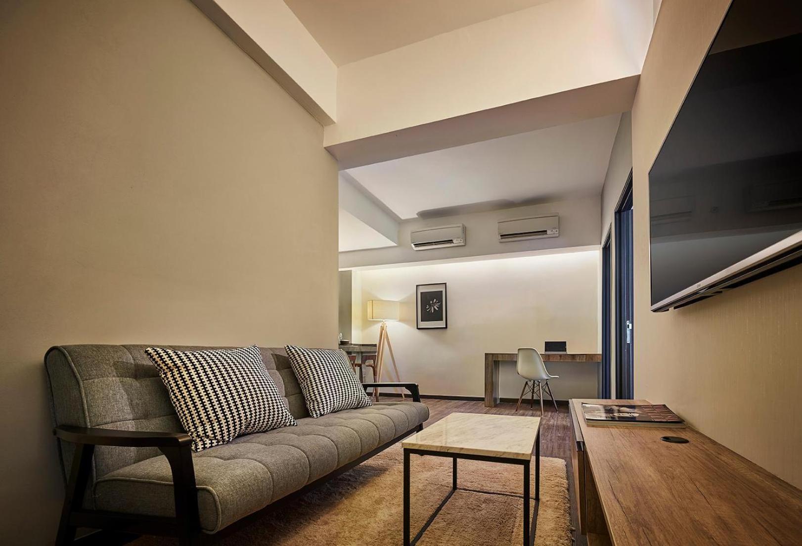Tropics Eight Suites George Town Exteriér fotografie