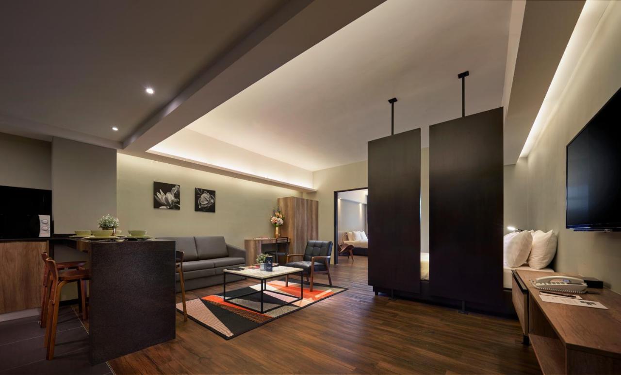 Tropics Eight Suites George Town Exteriér fotografie