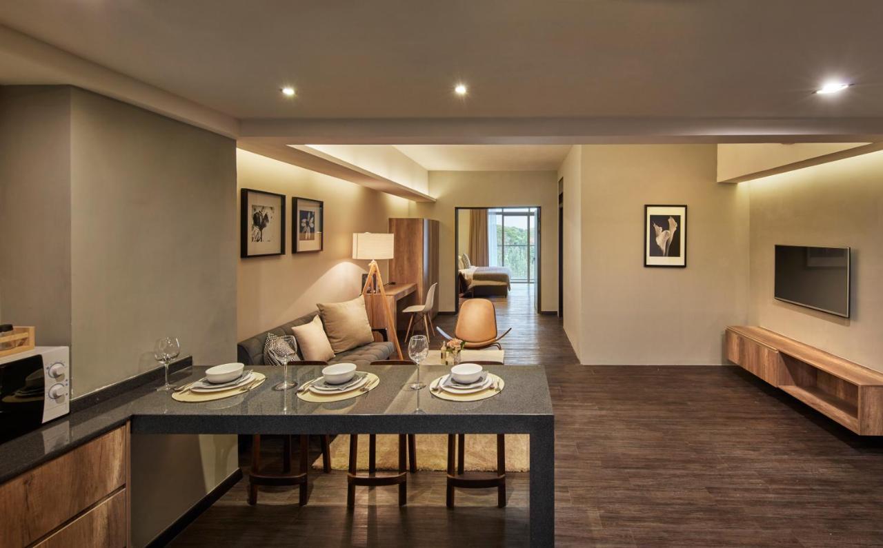 Tropics Eight Suites George Town Exteriér fotografie